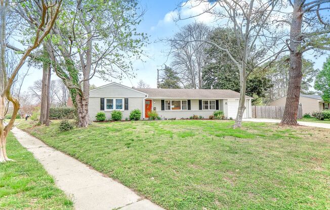 Stylish 3-Bed Brick Home in Central VB!
