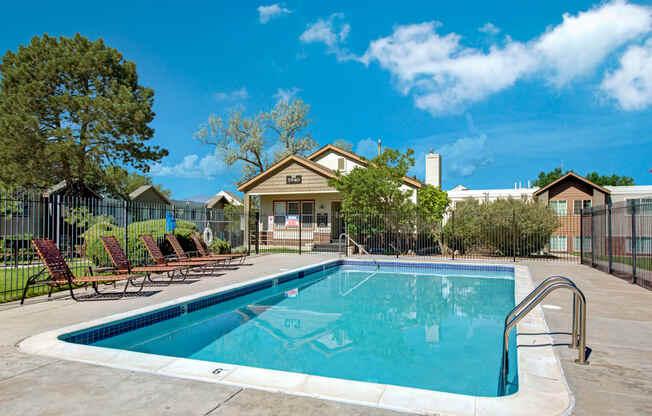 Austin Park Swimming Pool Apartments in Colorado Springs, CO