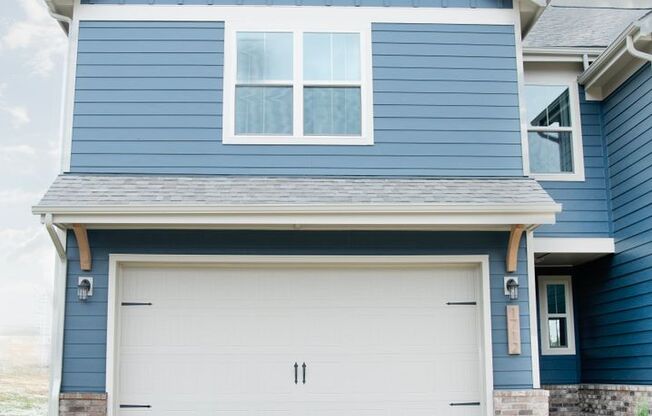 New Construction Alcoa Home Available Now! ONE MONTH FREE RENT & Washer and Dryer Included!