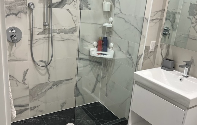 35 ALT LEXINGTON AVE