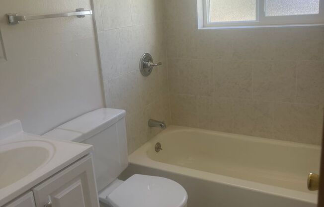 2bd/1bth Ready Now!