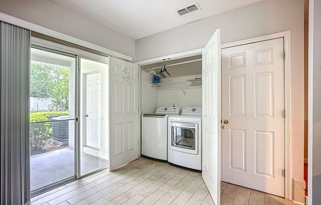 2 beds, 2.5 baths, $1,550, Unit # 104