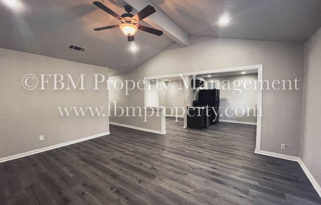 1307 Janann - Beautiful 3 Bedroom, 2 Bathroom Home in Arlington, TX!