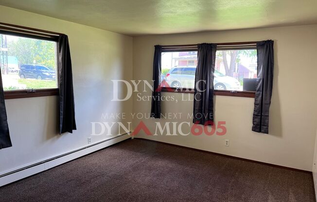 1BD/1BA Garden Level Apartment in 6-Plex
