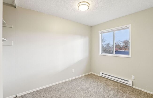 3 beds, 1.5 baths, 963 sqft, $1,749, Unit D-03