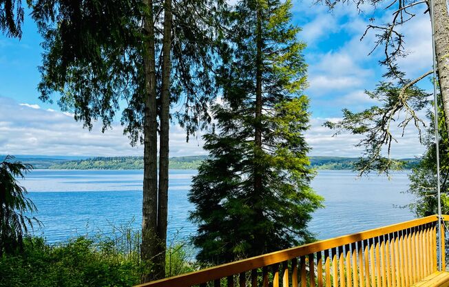 Spectacular Olympic Mountain and Hood Canal Views from Poulsbo Waterfront Home!