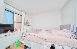 337 W 43 ST