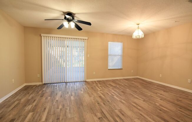 Westside Townhomes 3BR 2BA over 1400 sq/ft in Winter Garden! NEW FLOORING and FRESH PAINT!