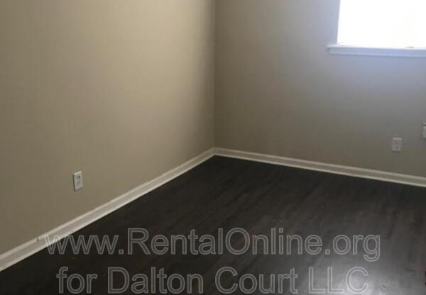 1972 Cambridge Drive, Unit 14