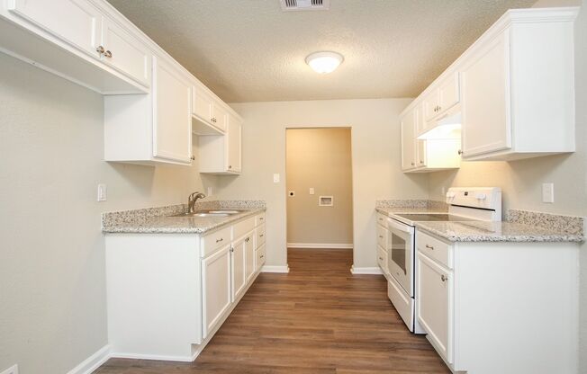 Christmas Move-In Special! Sign a lease now and get 50% off your first month’s rent. Hurry — offer ends 12/26!