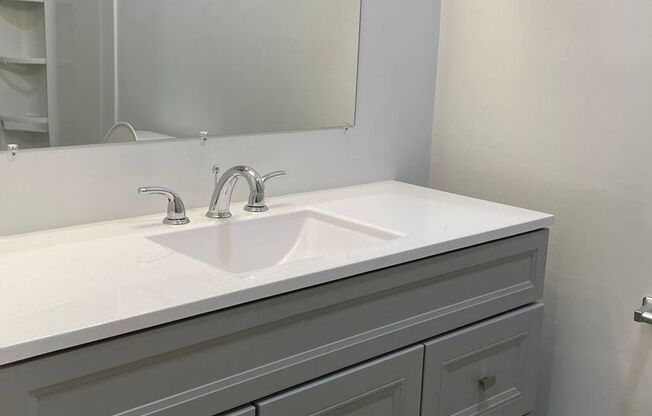 1 bed, 1 bath, 790 sqft, $1,125, Unit 49