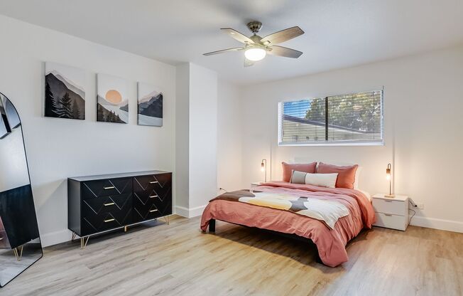 2 beds, 1.5 baths, 1,042 sqft, $1,450, Unit 115