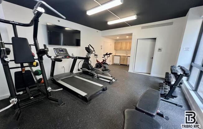 3 beds, 1 bath, $4,850, Unit 2B