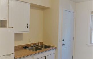 5791 - 5805 N Meadows Blvd