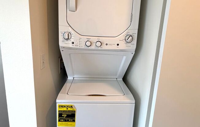 Studio, 1 bath, 407 sqft, $1,525, Unit 607