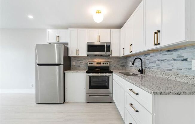 1 bed, 1 bath, 740 sqft, $1,050, Unit 55