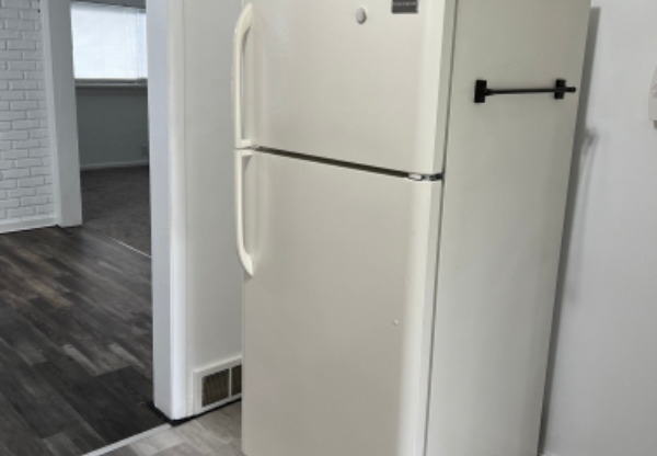 1356 4 AVE