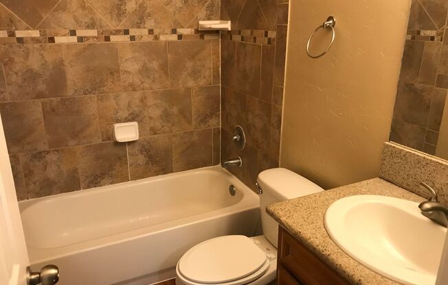 2 beds, 1.5 baths, 785 sqft, $1,049, Unit 129