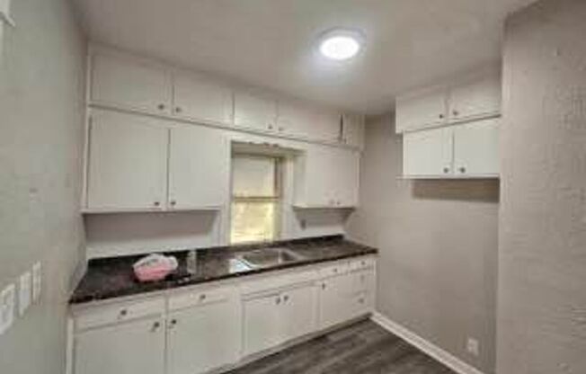 2 beds, 1 bath, $995