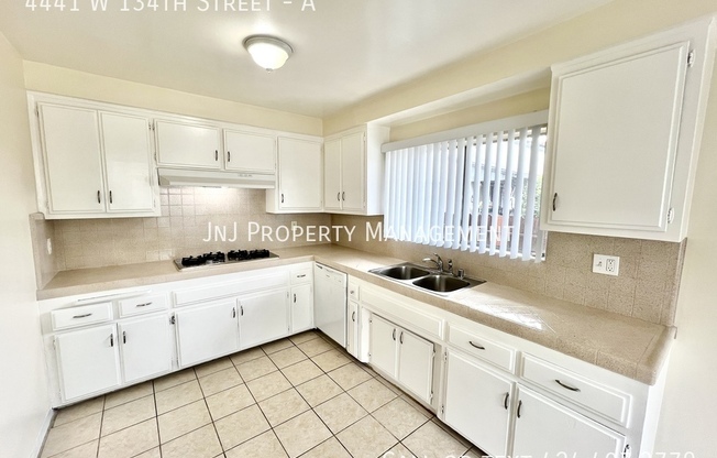 4441 W 134 ST