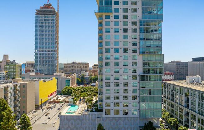 2 beds, 2 baths, 1,300 sqft, $4,300, Unit 1001