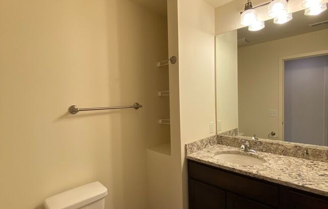 1 bed, 1 bath, 611 sqft, $1,145, Unit 720