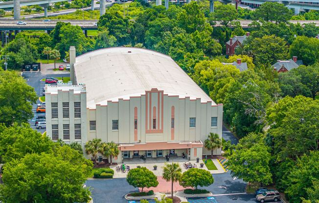 3 beds, 2 baths, 1,100 sqft, $2,400, Unit 118