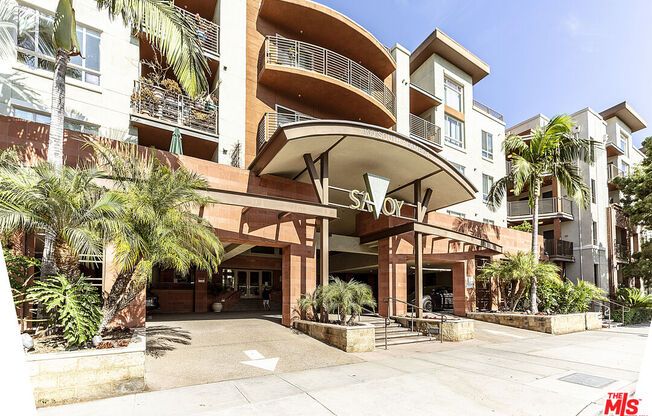 1 bed, 1 bath, 735 sqft, $2,450, Unit 239