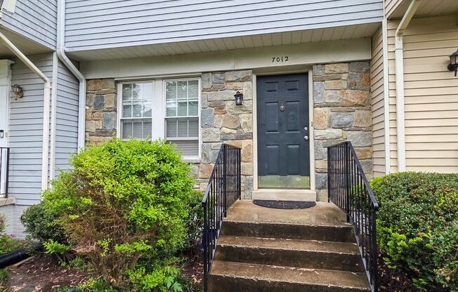 Beautiful 3BR Townhouse in Rockville/Derwood for early June Move-In!