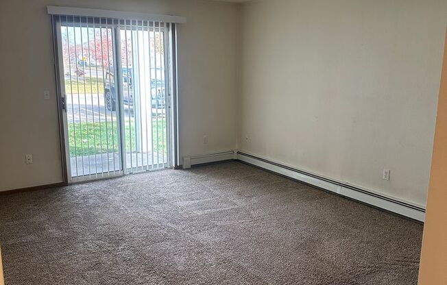 2 beds, 1 bath, 900 sqft, $850, Unit 101