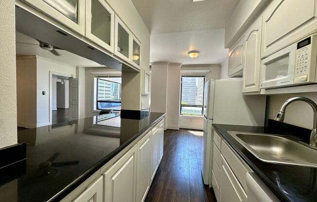1 bed, 2 baths, 1,298 sqft, $2,450, Unit 0918