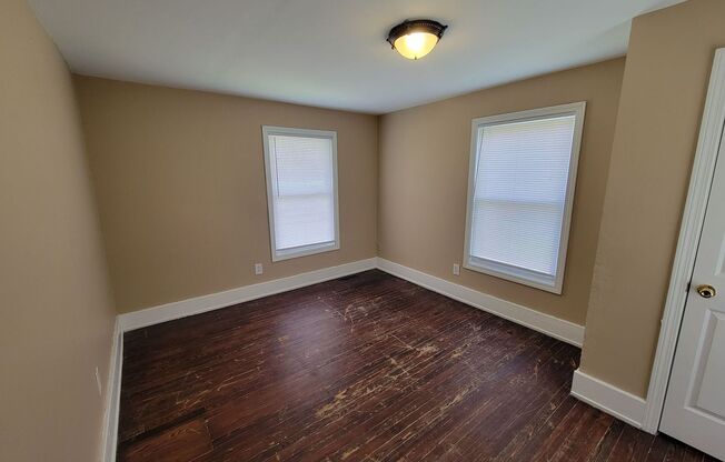 3 beds, 1 bath, $995