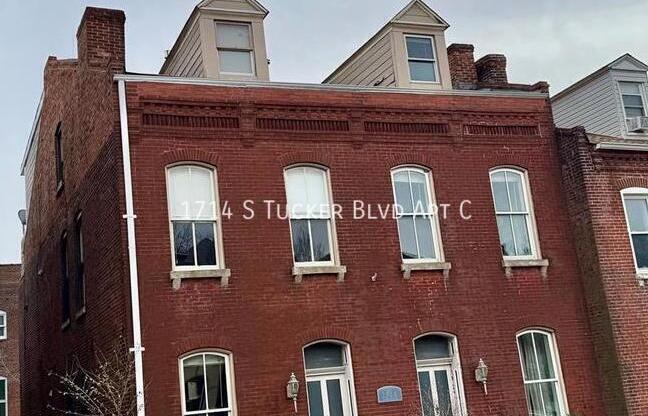 1714 S Tucker Blvd