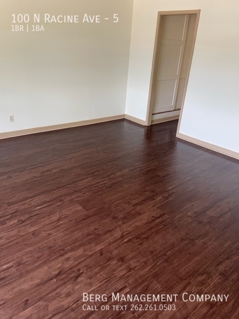 100 N RACINE AVE