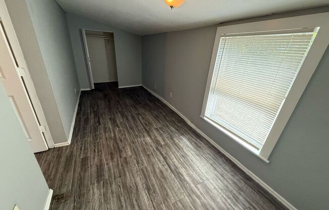 2 beds, 1 bath, $1,600