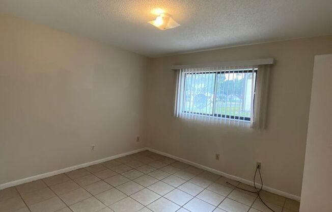 620 SE 28 PL
