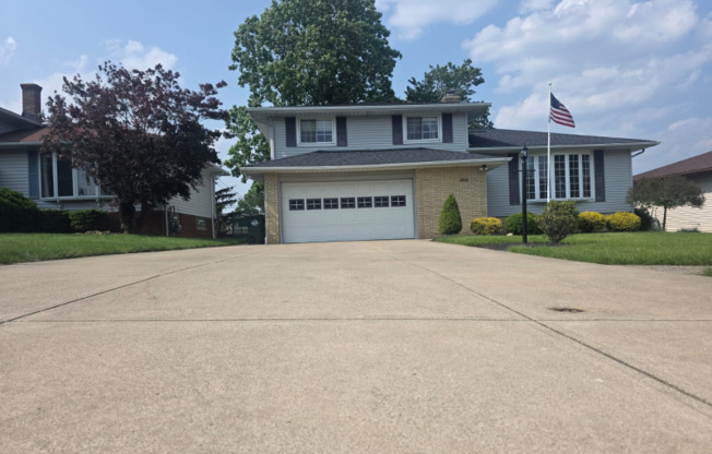 2908 BOWMEN LN
