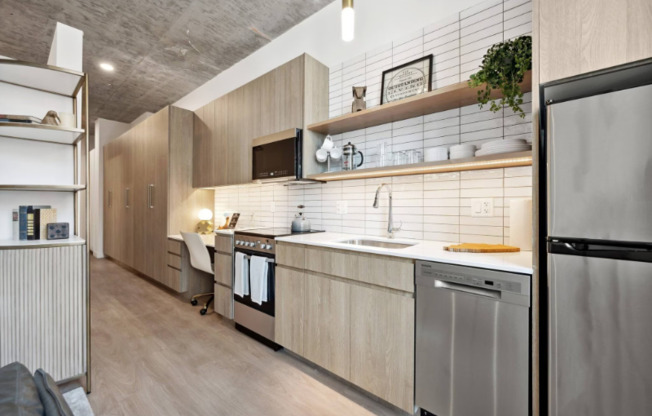 222 W INSTITUTE PL