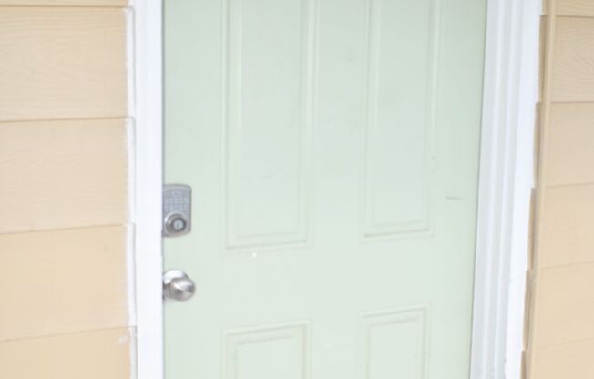 2 beds, 1 bath, 775 sqft, $1,395, Unit 445-27