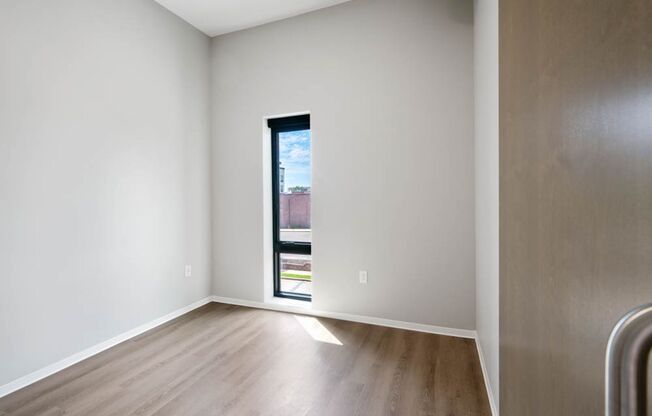 1 bed, 1 bath, 625 sqft, $1,275, Unit 1212