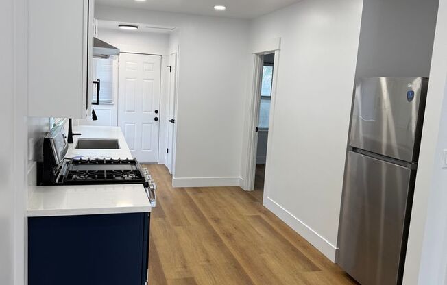 515-515 1/2  E. 21st Street