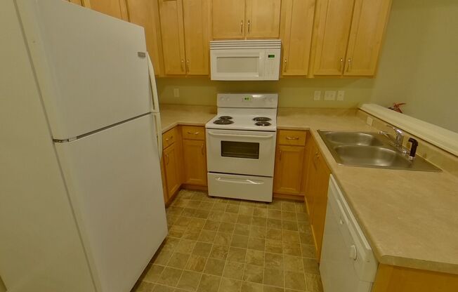 3 beds, 2 baths, $2,025, Unit 4