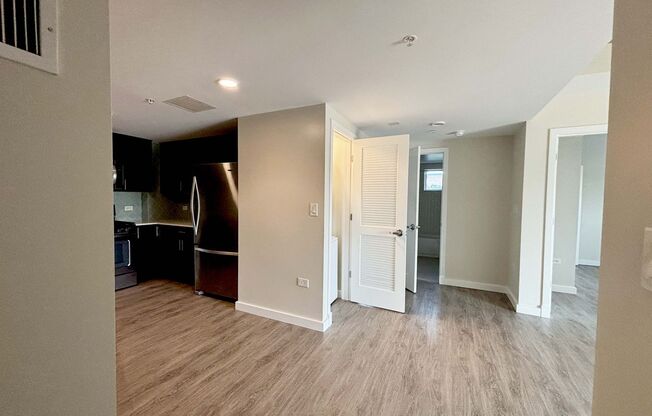 2 beds, 1 bath, 826 sqft, $2,500, Unit 410