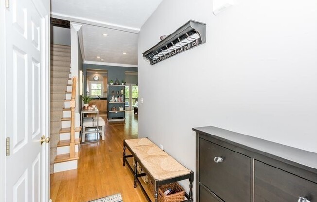 11 CRESTVIEW RD
