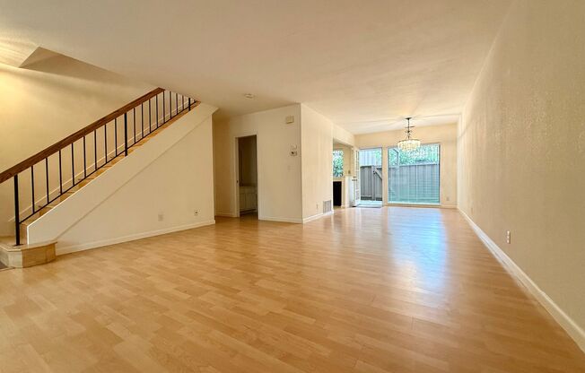 3 Bedroom 2.5 Bathroom Townhouse Near Downtown Walnut Creek  - Water & Garbage Included - Good Schools!