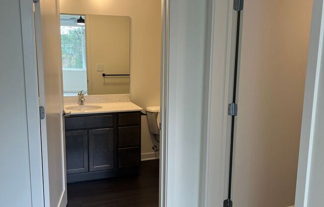 3 beds, 2 baths, 1,092 sqft, $1,400, Unit 2-204