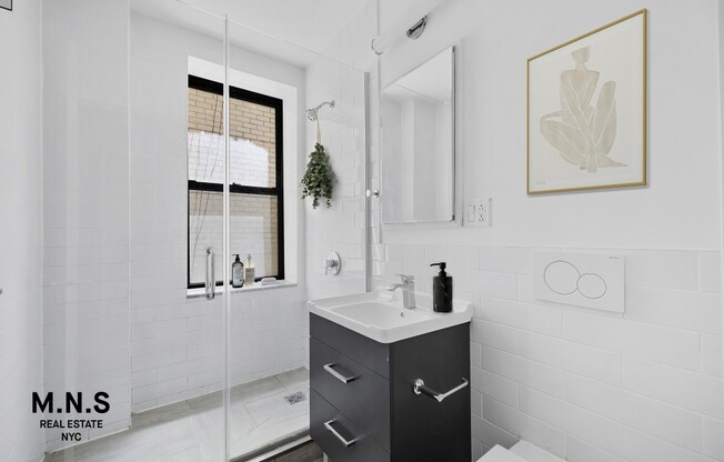 2 beds, 1 bath, $4,250, Unit 3