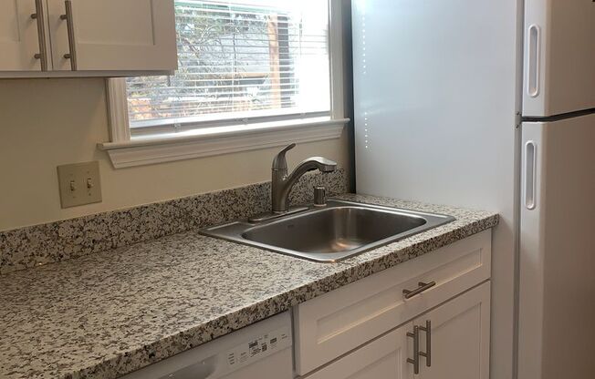 2 beds, 2 baths, 950 sqft, $2,450, Unit 10