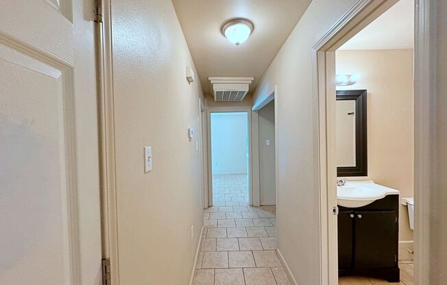 2 beds, 1.5 baths, $1,050, Unit Unit B