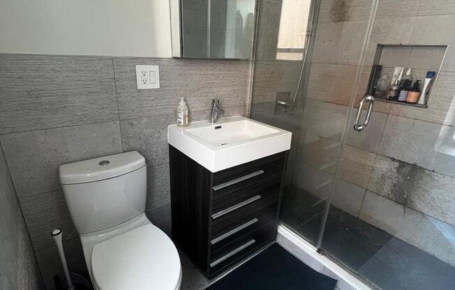 1 bed, 1 bath, $3,599, Unit 23B
